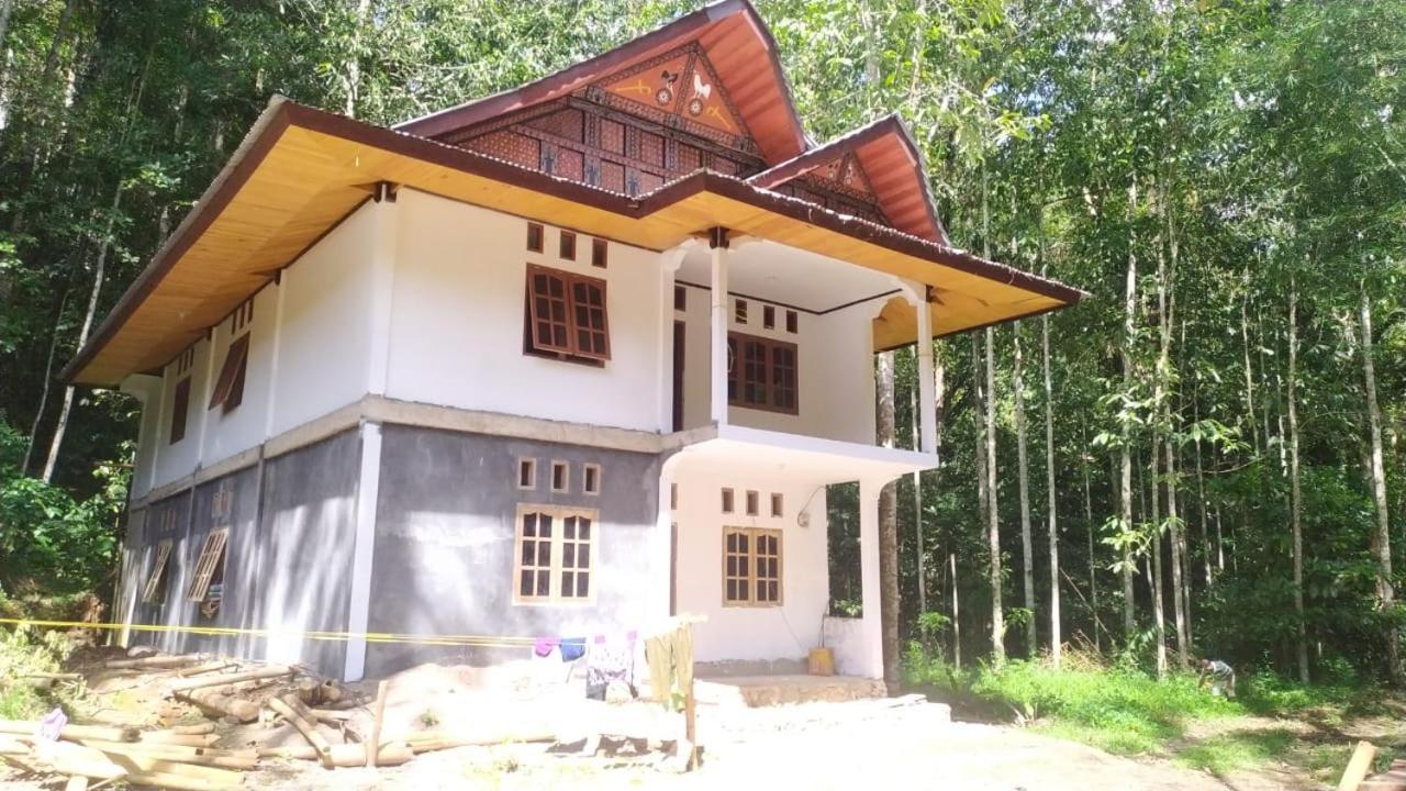 Sugi House Toraja - Villa Penginapan Sewa Harian ランテパオ エクステリア 写真